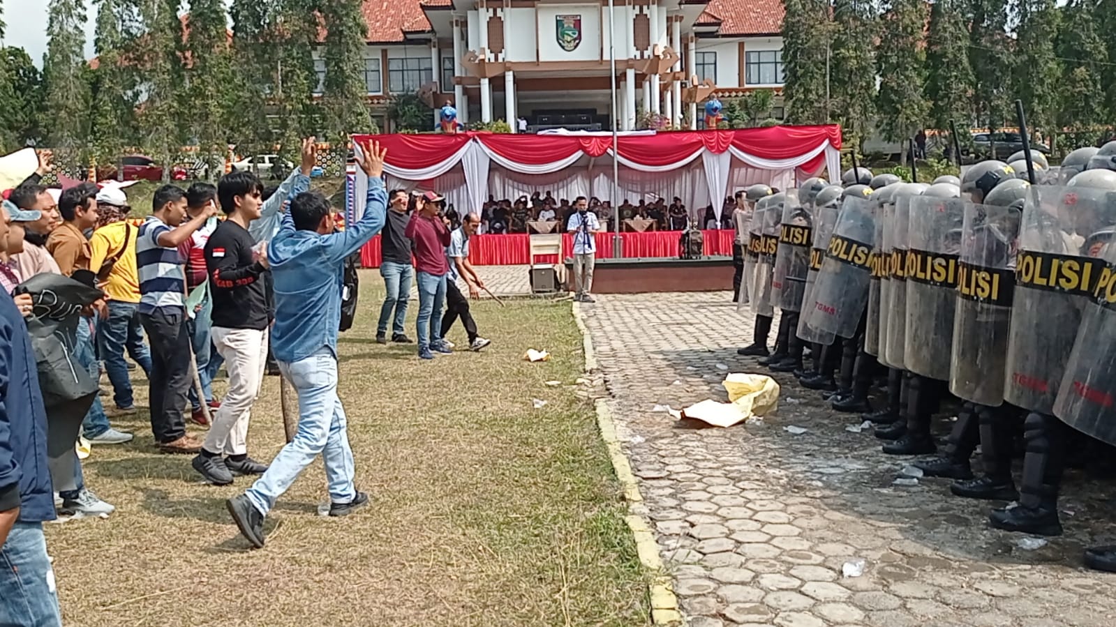 Antisipasi Chaos Pemilu 2024, Polres Tanggamus Gelar Simulasi Sispamkota 