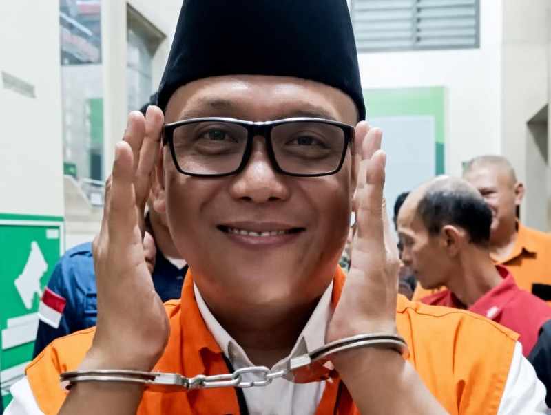 Putusan Inkrah, Bupati Lamteng Non Aktif, Ardito Wijaya Dieksekusi ke Lapas Rajabasa