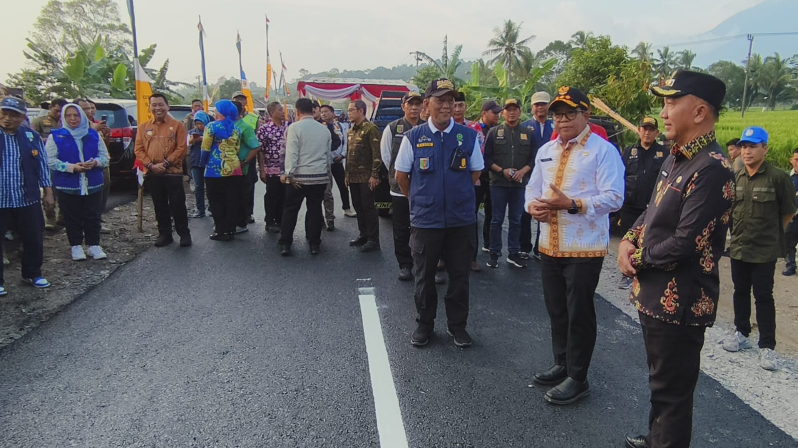 Pj Gubernur Lampung Tinjau Pembangunan Jalan Ruas Kuripan-Simpang Kota Agung,Tanggamus