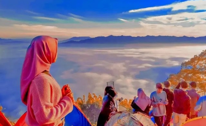 Serasa Ingin Melayang, Berikut 10 Wisata Alam, Negeri Diatas Awan di Indonesia 