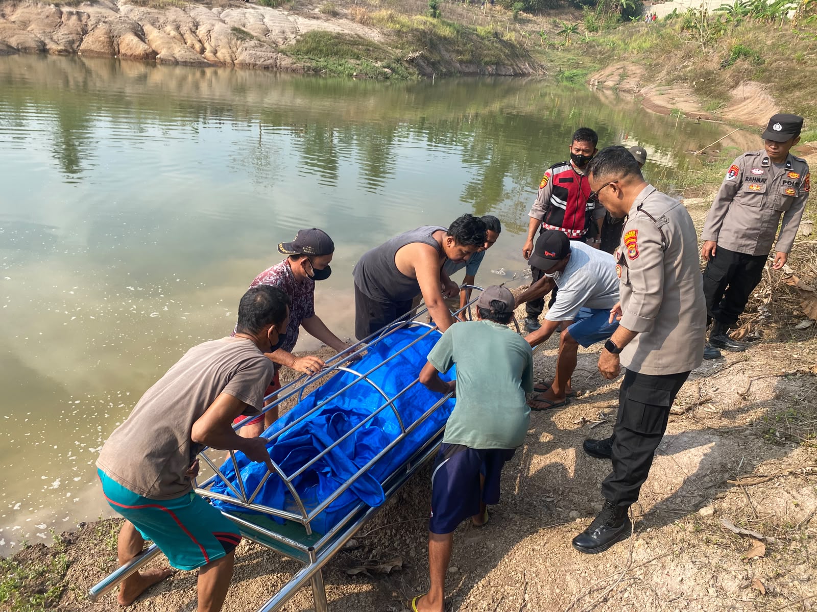 Hendak Angkat Jaring, Warga Pringsewu Temukan Jasad Pria Mengapung di Sungai