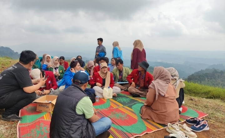 Bikin Takjub! Bukit Nyampiw, Sajikan Keindahan Alam Tiada Tara