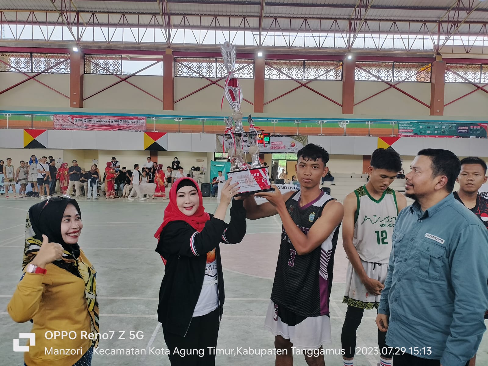 Bunda Dewi Berharap Tim Basket Tanggamus Raih Emas di ajang Porprov Mendatang