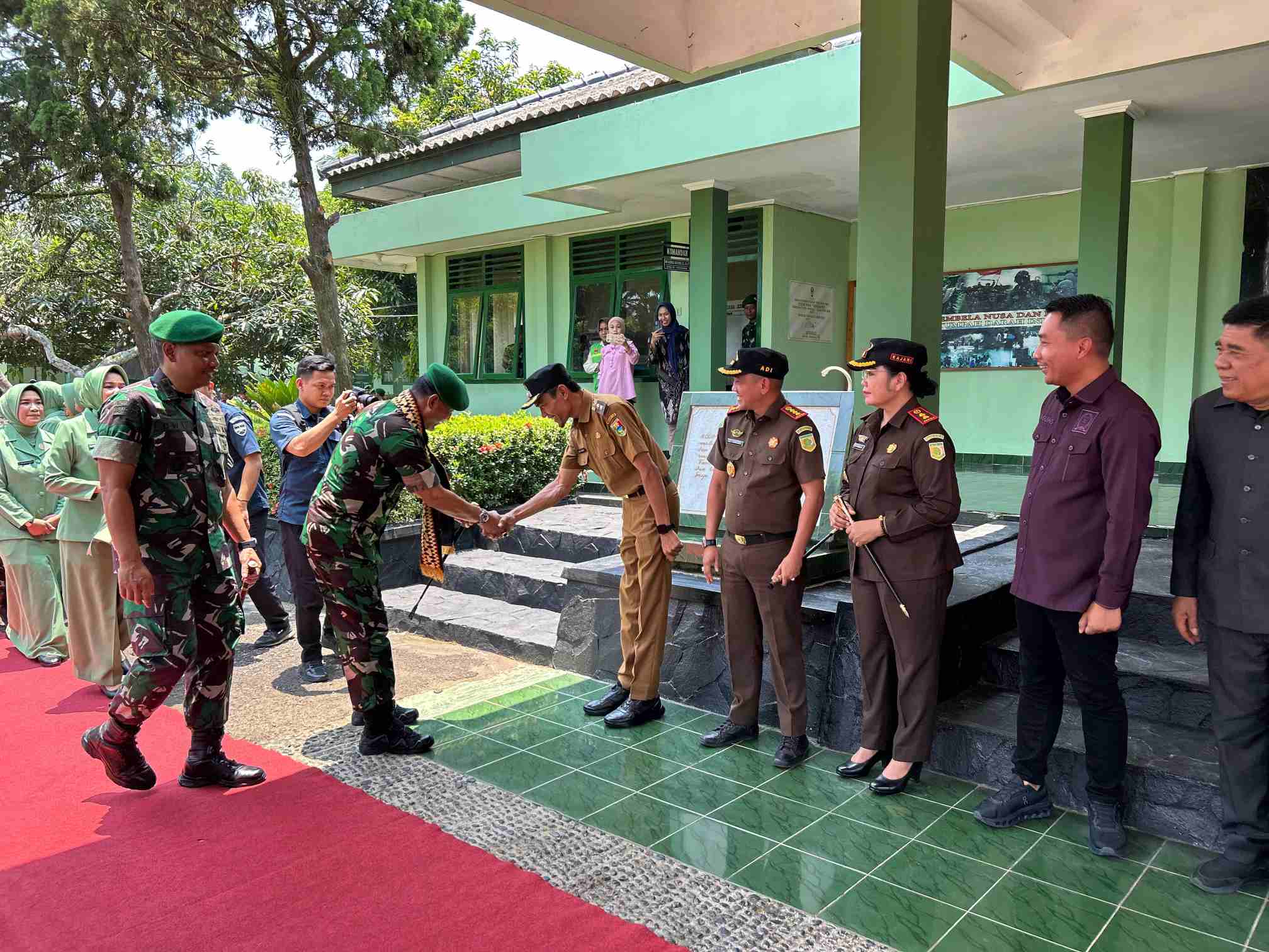 Wabup Agus Suranto Sambut Kunker Danrem 043/Gatam di Kodim 0424 Tanggamus