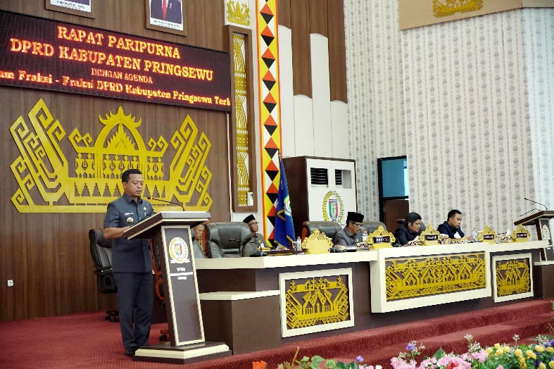 Bupati Pringsewu Jawab Pandangan Umum Fraksi DPRD Terkait Ranperda APBD 2026