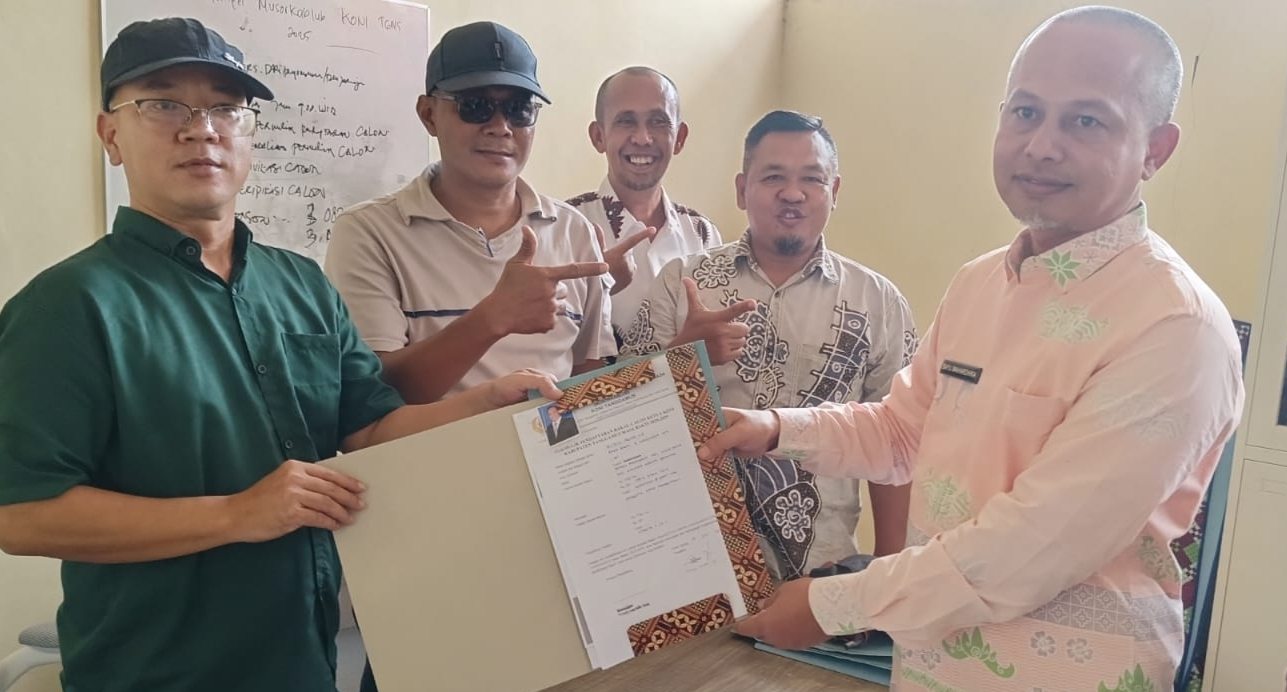 Nuzul Irsan Kembalikan Berkas Formulir Pendaftaran Caketum KONI Tanggamus 