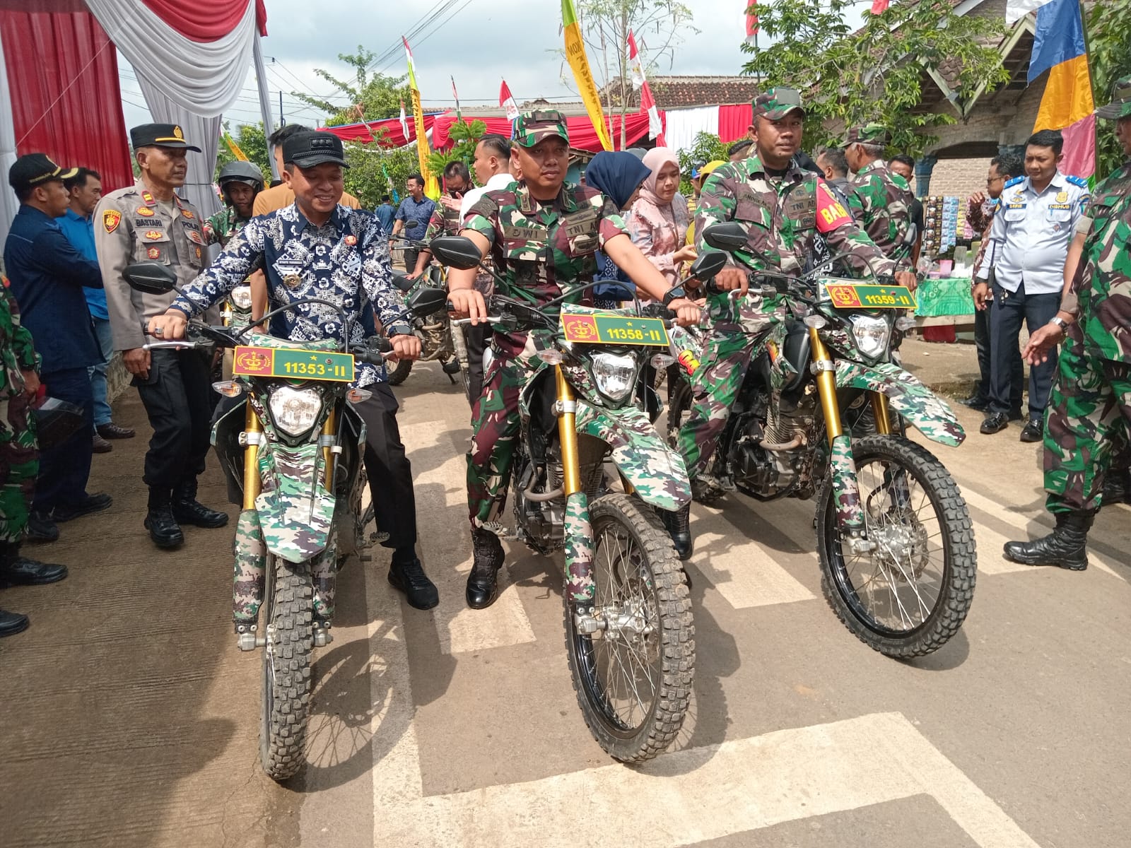 Bupati Pringsewu Buka Karya Bakti TNI di Tanjung Rusia Timur 