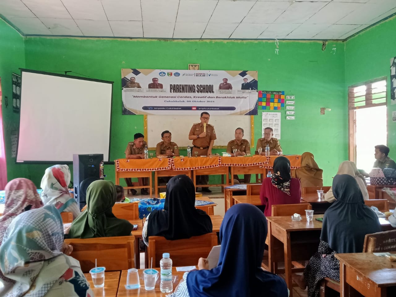 Disdik Tanggamus Apresiasi Kegiatan Parenting School di SMPN 1 Cukuh Balak