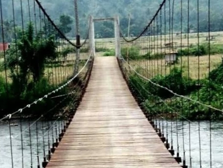 Pembangunan Jembatan Gantung Pekon Kusa - Teratas Diharapkan Warga