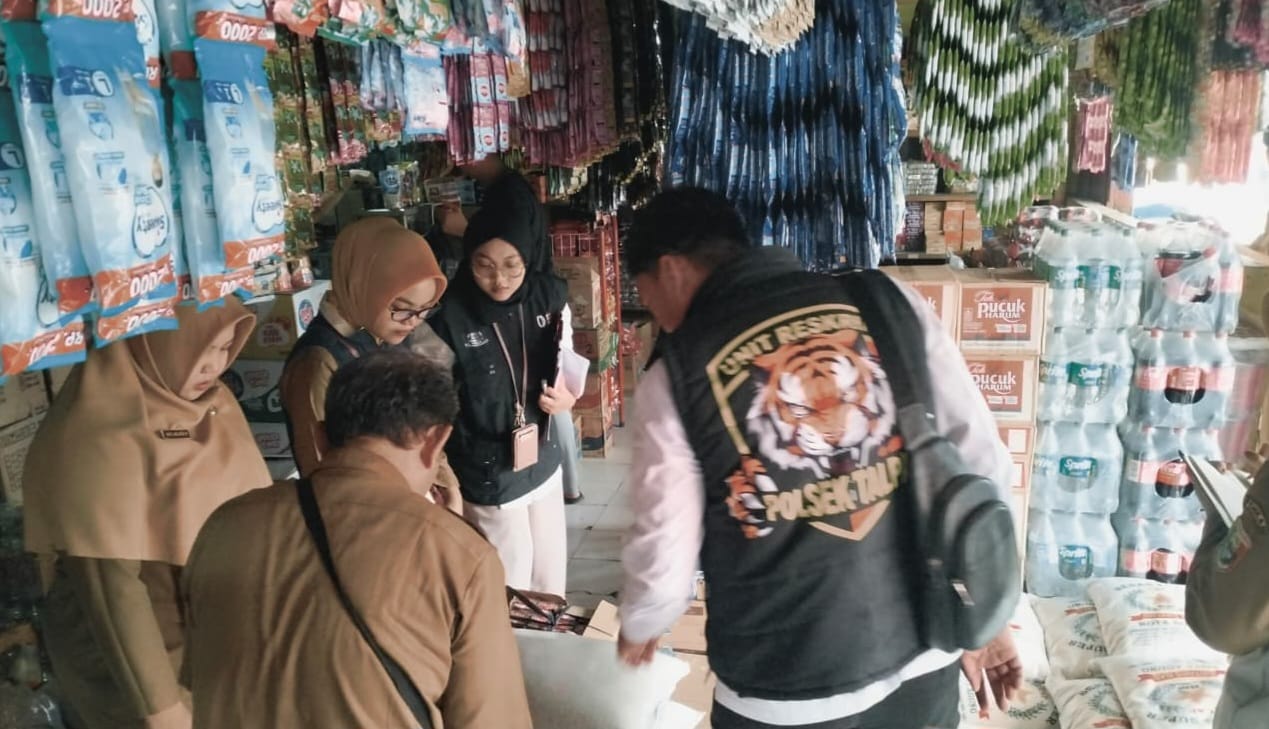 Jelang Ramadan, Bapanas dan Polisi Lakukan Saber Harga Sembako di Pasar Kota Agung