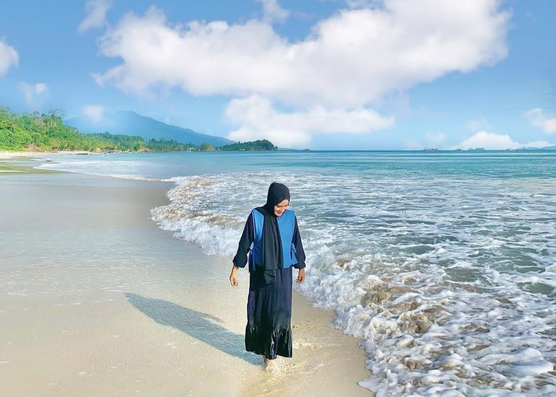 Punya Pemandangan Tidak Kalah Dengan Bali, Yuk, Berwisata Ke Pantai Teluk Nipah,Kalianda 