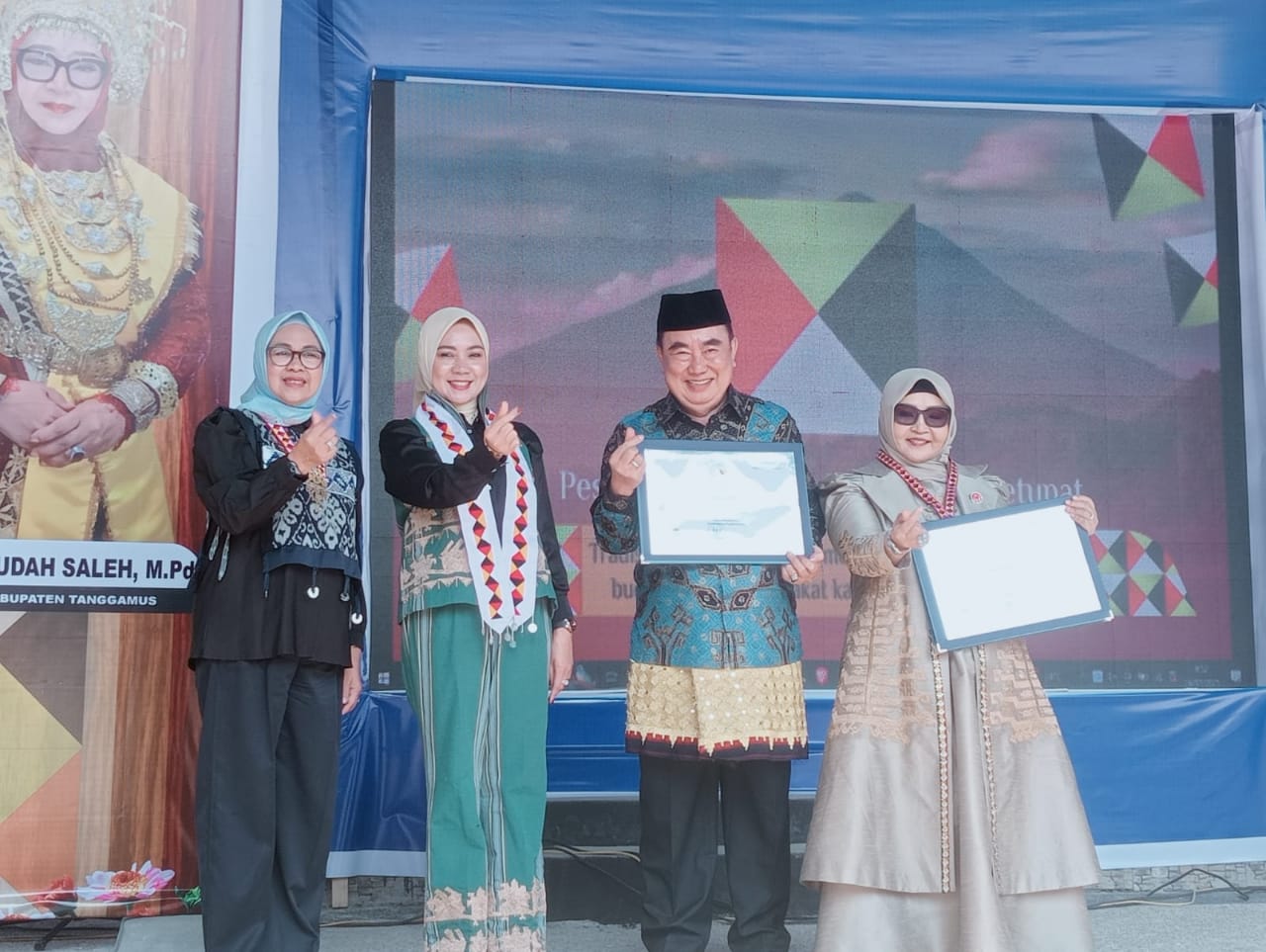 Hadir di Launcing Sentra UMKM Tanggamus, Ini Pesan Ketua Dekranasda Provinsi Lampung 