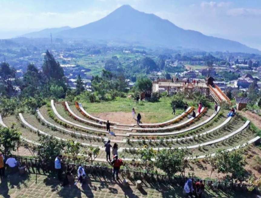 5 Tempat Wisata Alam Populer dan Instagrammable di Salatiga Nomor 3 Bisa Foto dengan View 4 Gunung Berbeda