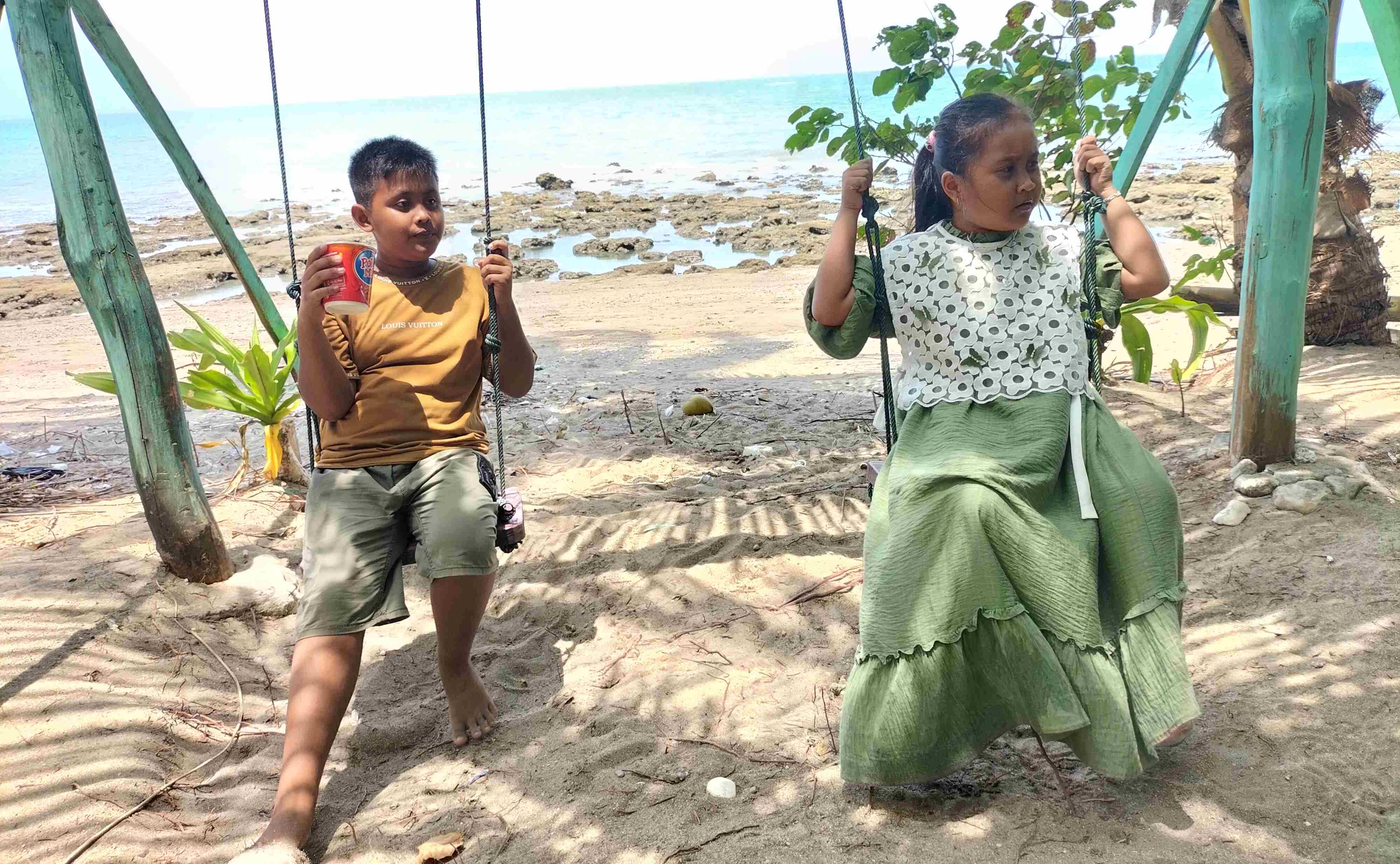 Pesona Wisata Pesesekh Khikit Tanggamus. Keindahan Pantai Di Ujung Aspal