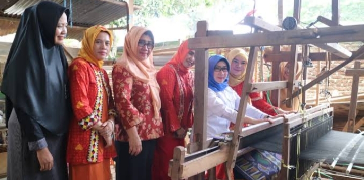 Melihat Dusun Sailing Sumbermulyo Tanggamus Rumah Bagi Pengrajin Tapis Lampung