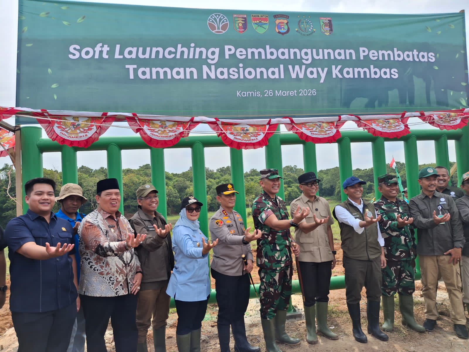 Bupati Lamtim Targetkan Konflik Gajah Nol pada 2026