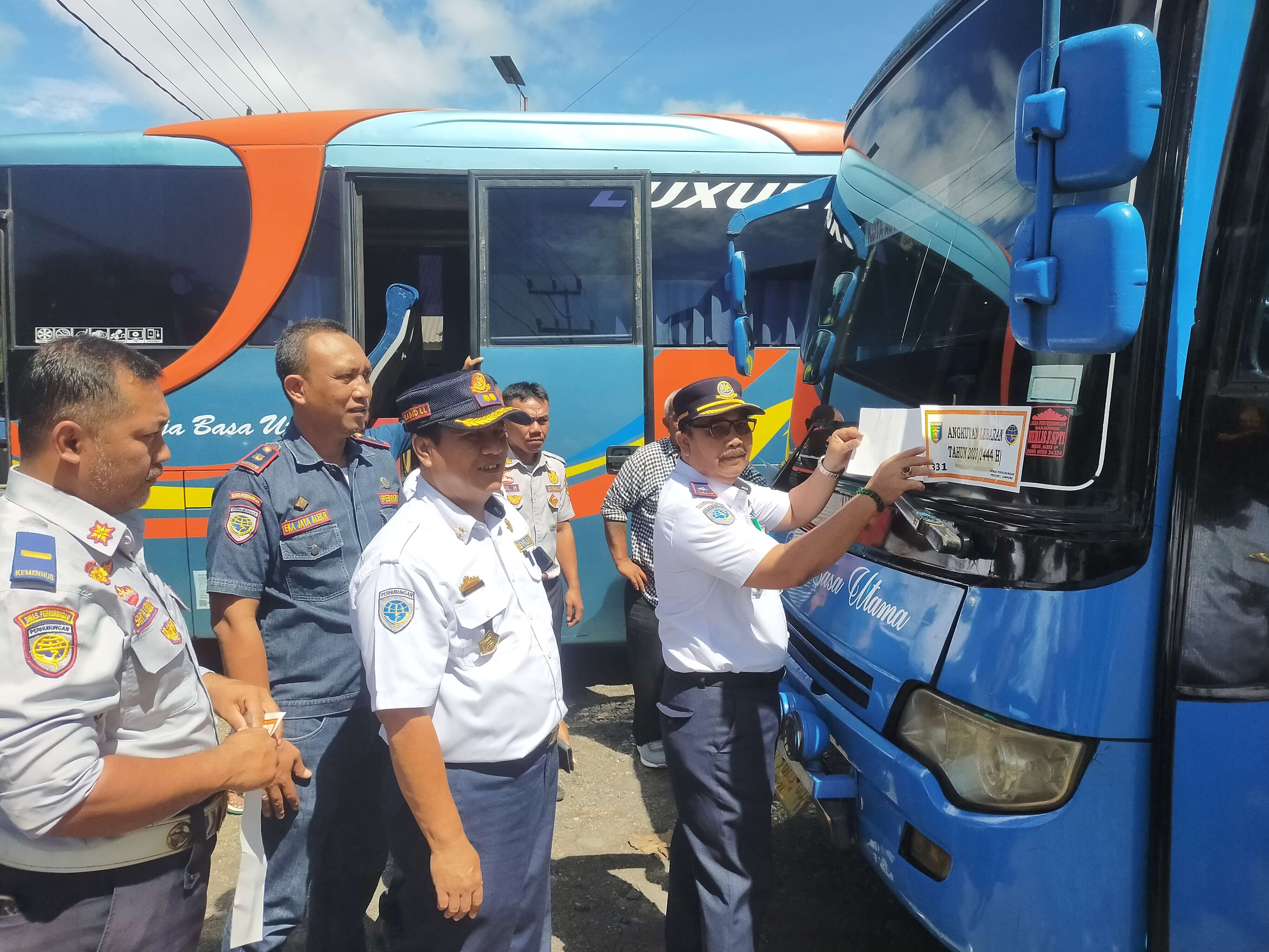 Dishub Tanggamus Inspeksi Keselamatan Bus Angkutan Lebaran