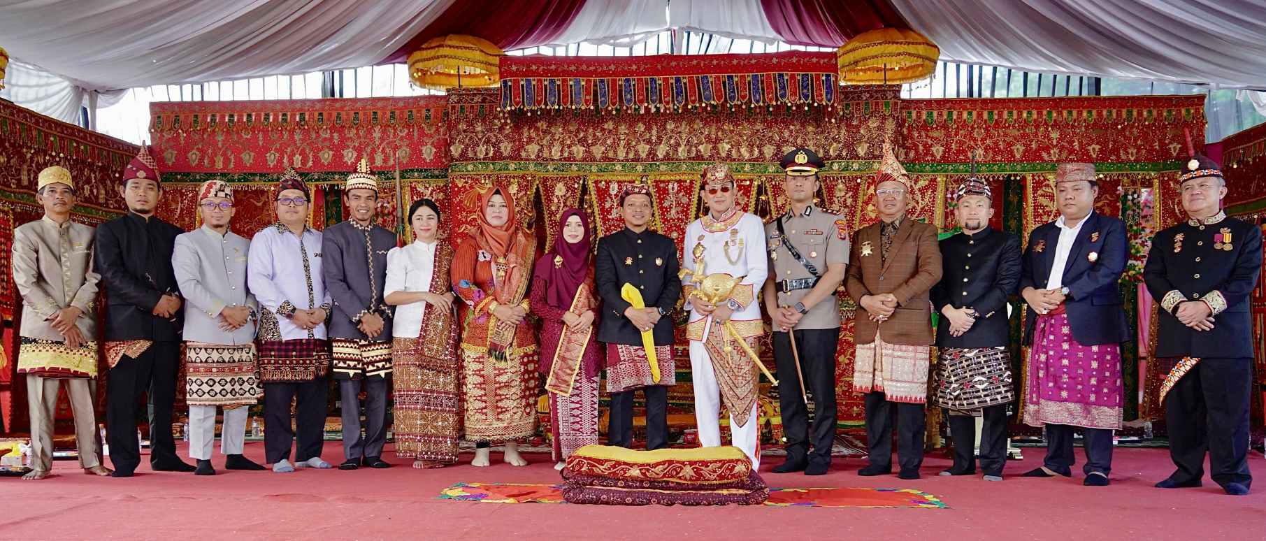 Bupati Pringsewu Terima Gelar Khadin Mas Narapati Jaya Pamungkas dari PYM SPDB Pangeran Edward Syah Pernong