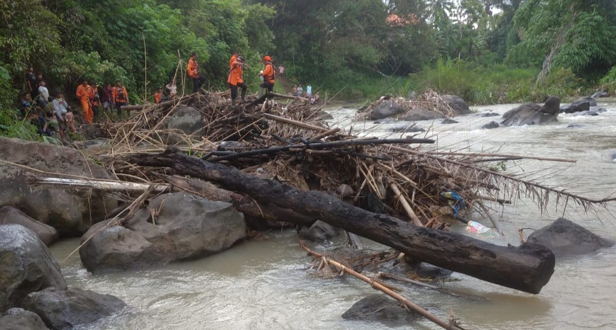 Hendak Cari Udang, Warga Pekon Kejayaan Hilang Terbawa Arus Sungai, Benarkah Sudah Ditemukan?