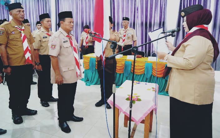 Umi Laila Lantik Pengurus Gerakan Pramuka Kwarran Pardasuka 