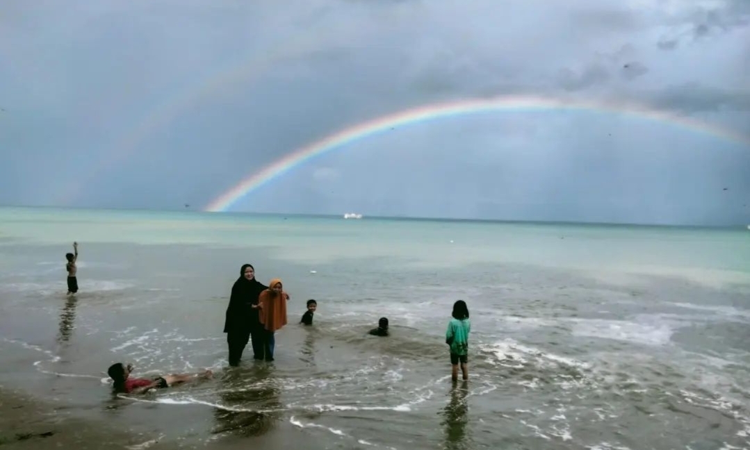 Pantai Pesesekh Khikit Hidden Gem di Kabupaten Tanggamus Yang Wajib Dikunjungi 
