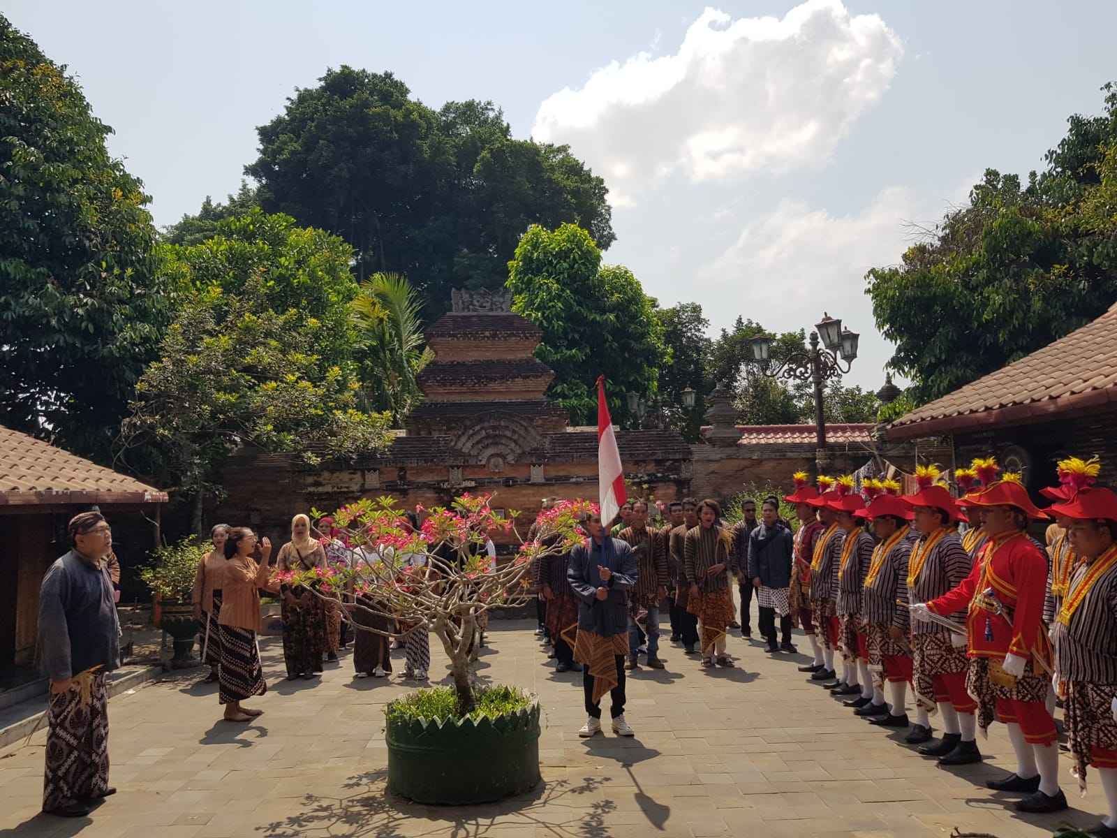 Beri Dukungan Ganjar Mahfud, Angkatan Muda Senopati Menggelar Doa Kebangsaan di Makam Raja Kotagede Yogyakarta