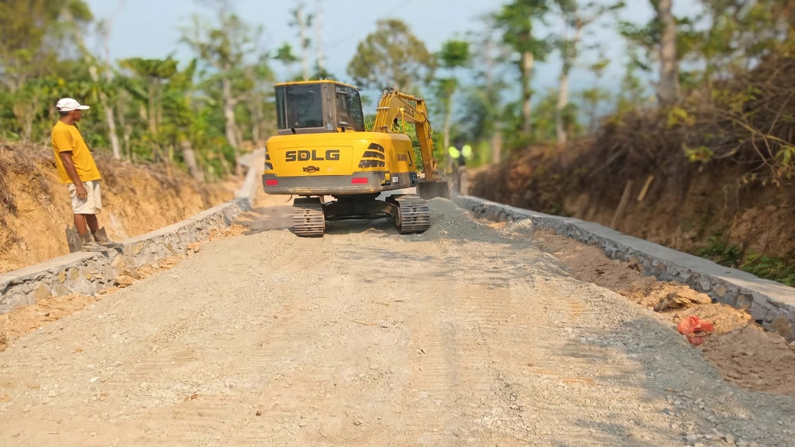Jalan Ulu Semong–Petai Kayu Dibeton, Pemkab Tanggamus Gelontorkan Rp1,67 Miliar