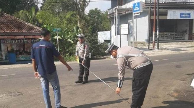 Truk Vs Honda BeAT di Depan SPBU Banjar Negeri, 2 Pelajar SMK Tewas