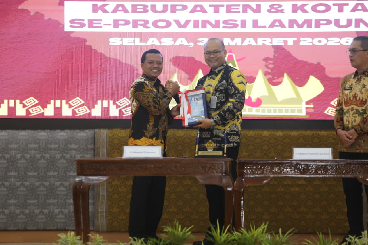 Bupati Pringsewu Serahkan LKPD 2025 ke BPK, Target Pertahankan Opini WTP