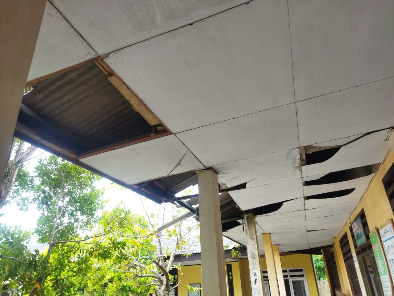 Kondisi Atap Gedung SDN 2 Way Urang Ancam Keselamatan