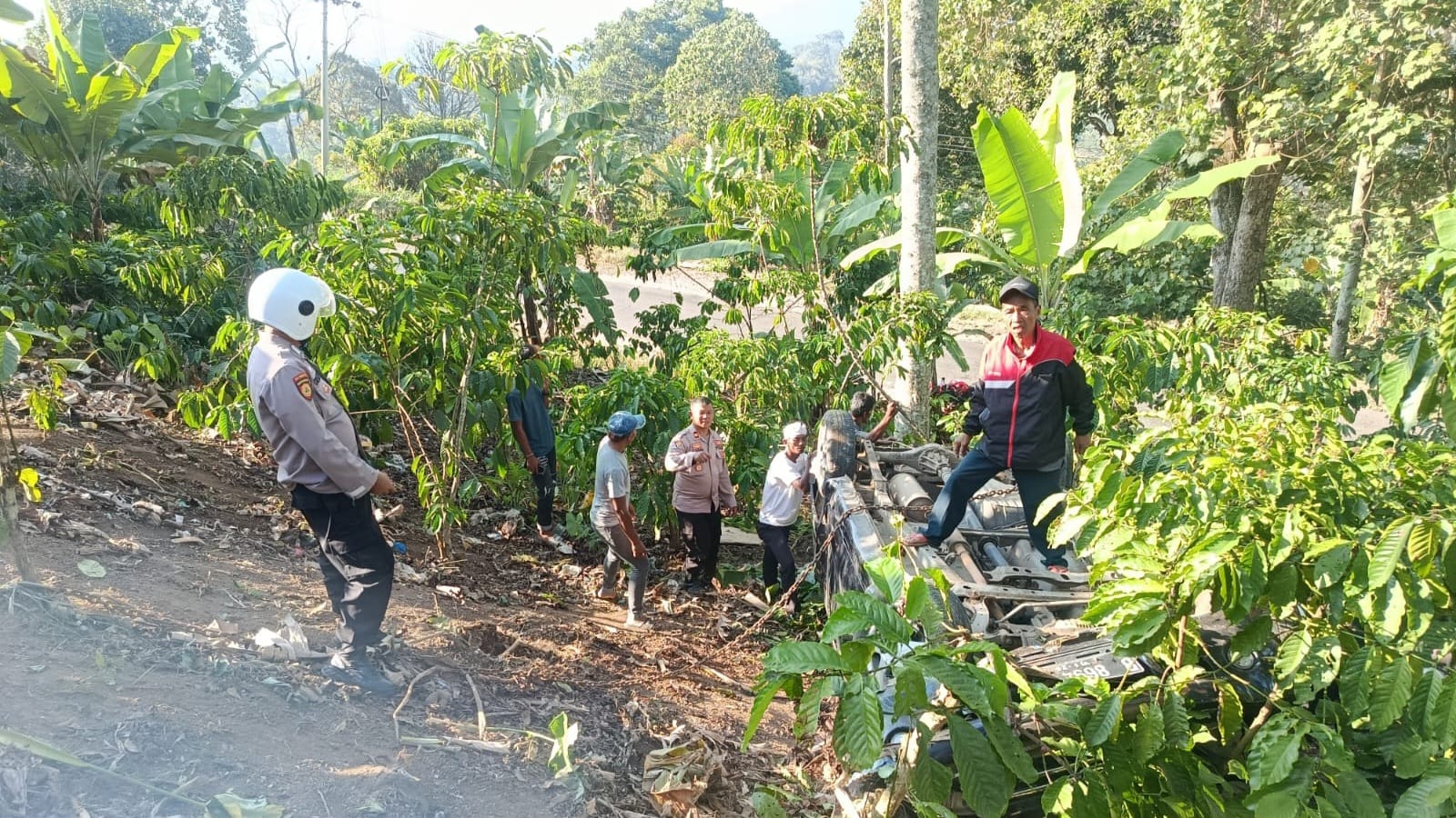 Mobil Terguling di Leter S Talang Jawa, Pengemudi Hanya Luka Lecet