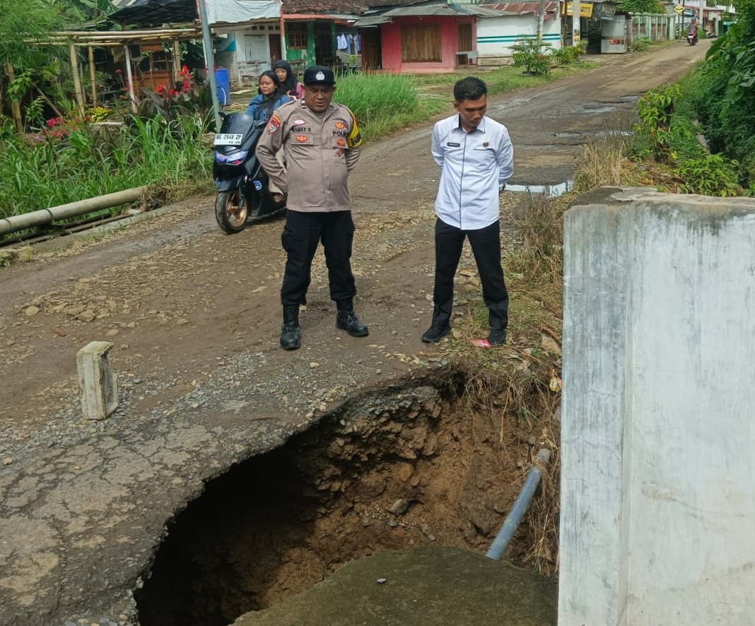Akses Penghubung Komplek Pemkab Tergerus Kakon Minta Segera Diperbaiki 