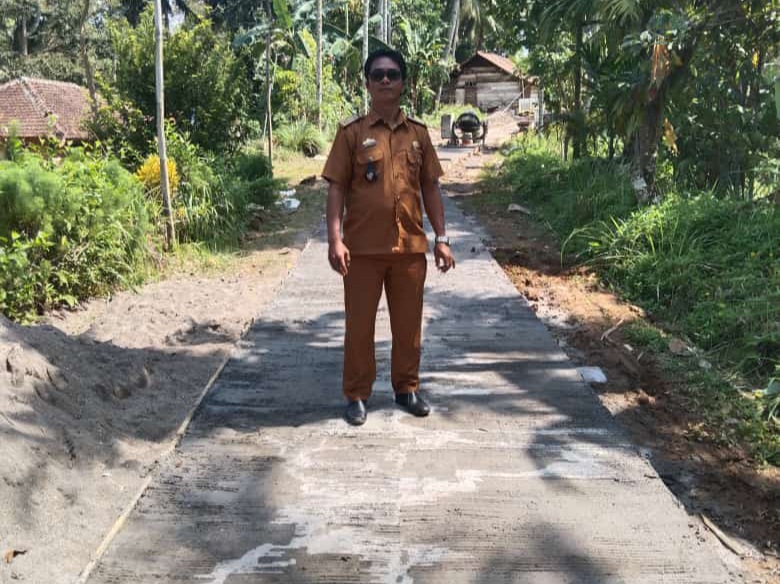 Pemerintah Pekon Sedayu Bangun Jalan Rabat Beton