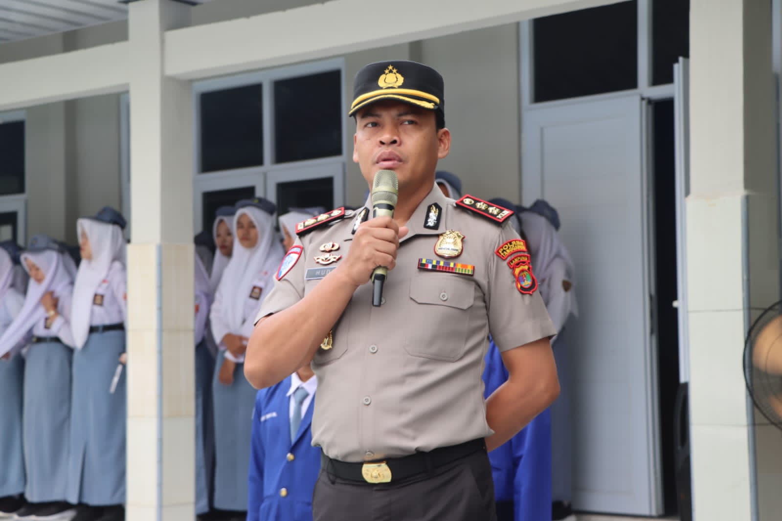 Kapolres Tanggamus Jadi Pembina Upacara di SMAN 1 Kota Agung, Ingatkan Pelajar Bahaya Narkoba