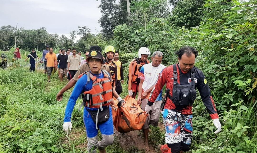 Korban Tenggelam Di Sungai Way Bulok Pringsewu Berhasil Ditemukan di Bawah Jembatan Gantung
