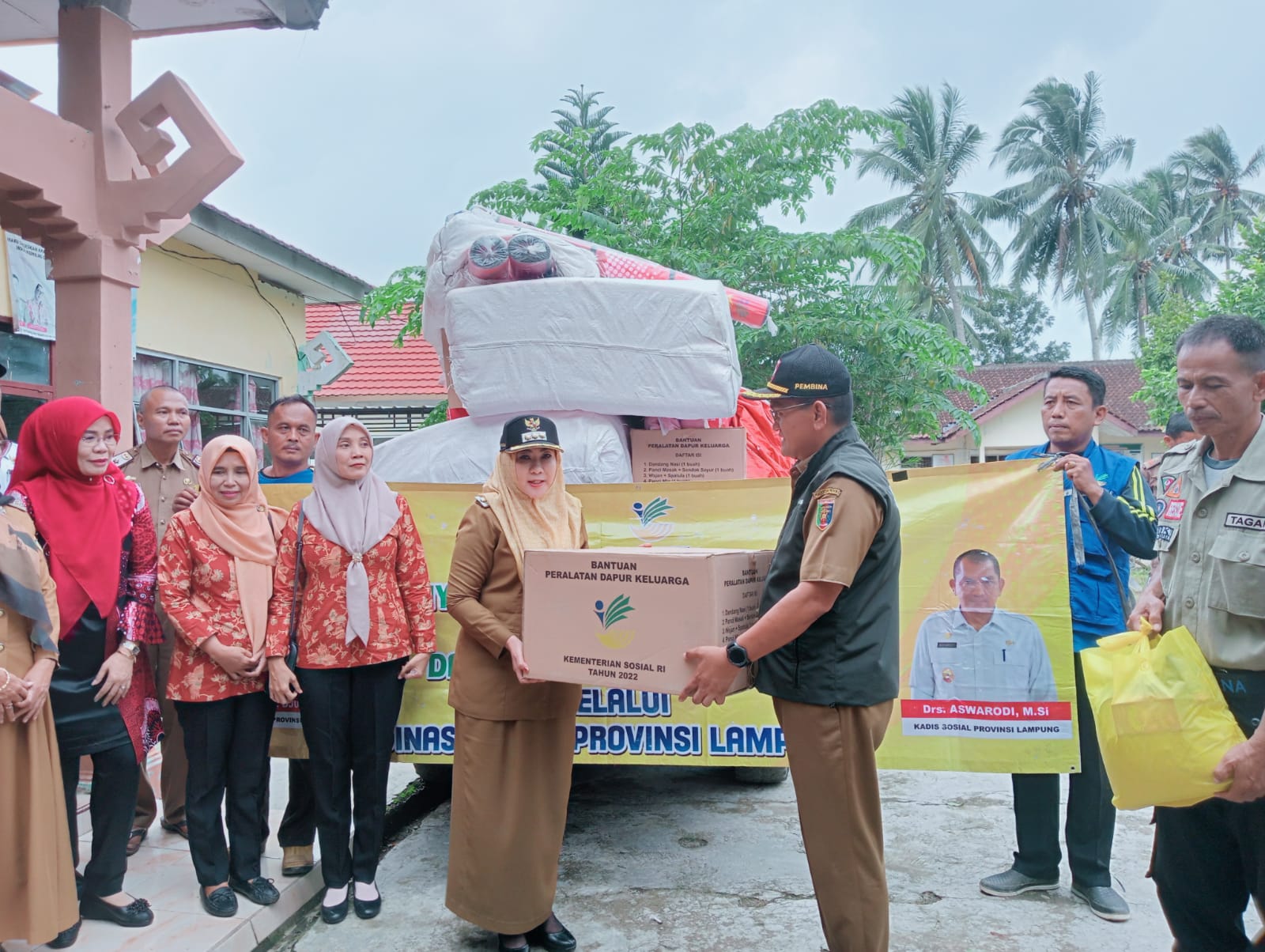 Pemprov Lampung Salurkan Bantuan Bagi Korban Banjir Bandang Semaka