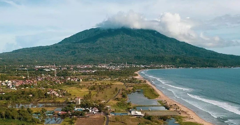 Benarkah Keindahan Gunung Rajabasa Di Lampung Selatan Terdapat Danau Misterius