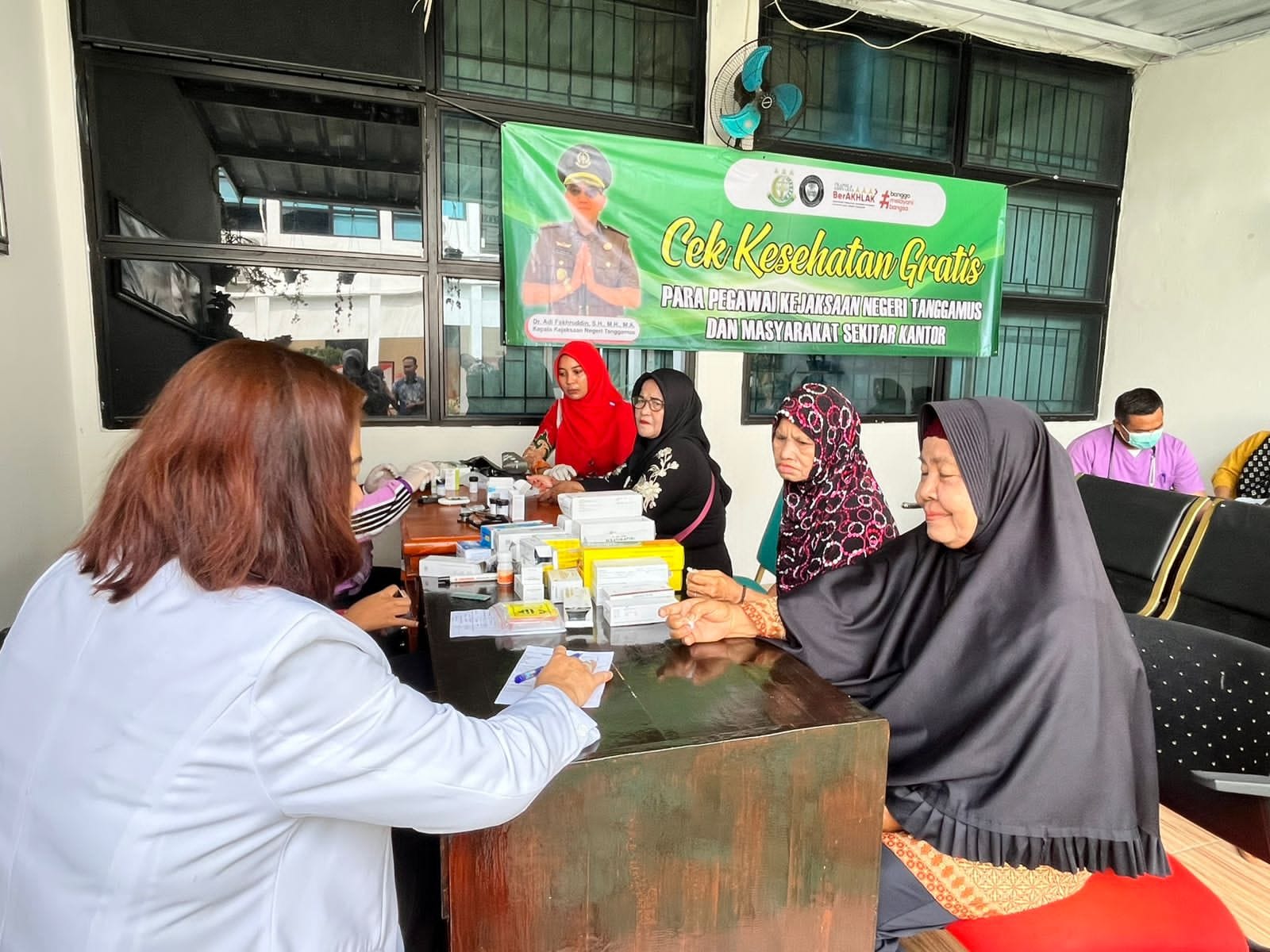 Kejari Tanggamus Adakan Pemeriksaan Kesehatan Gratis Bagi Masyarakat