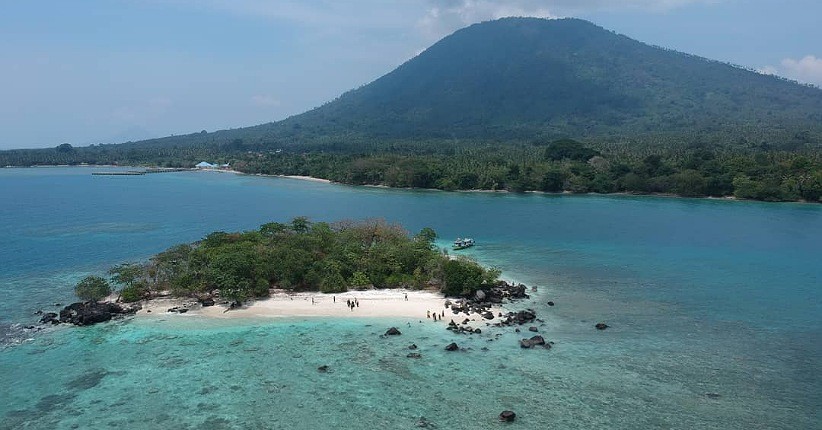 Pantai Pulau Sebesi, Lampung Selatan. Keindahan Alam Tiada Duanya
