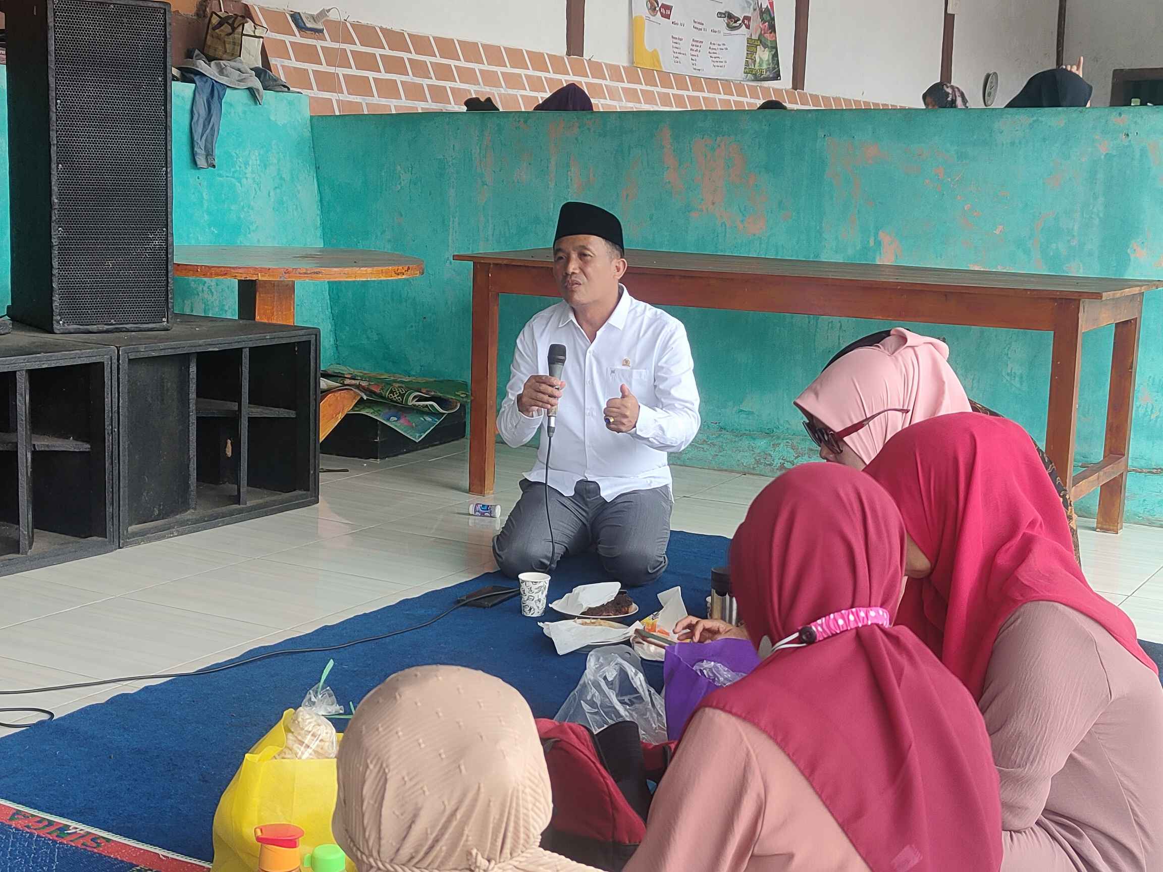 Hadir di Pengajian Ibu-ibu, Anggota DPRD Lampung Heni Susilo Sampaikan Penguatan UMKM