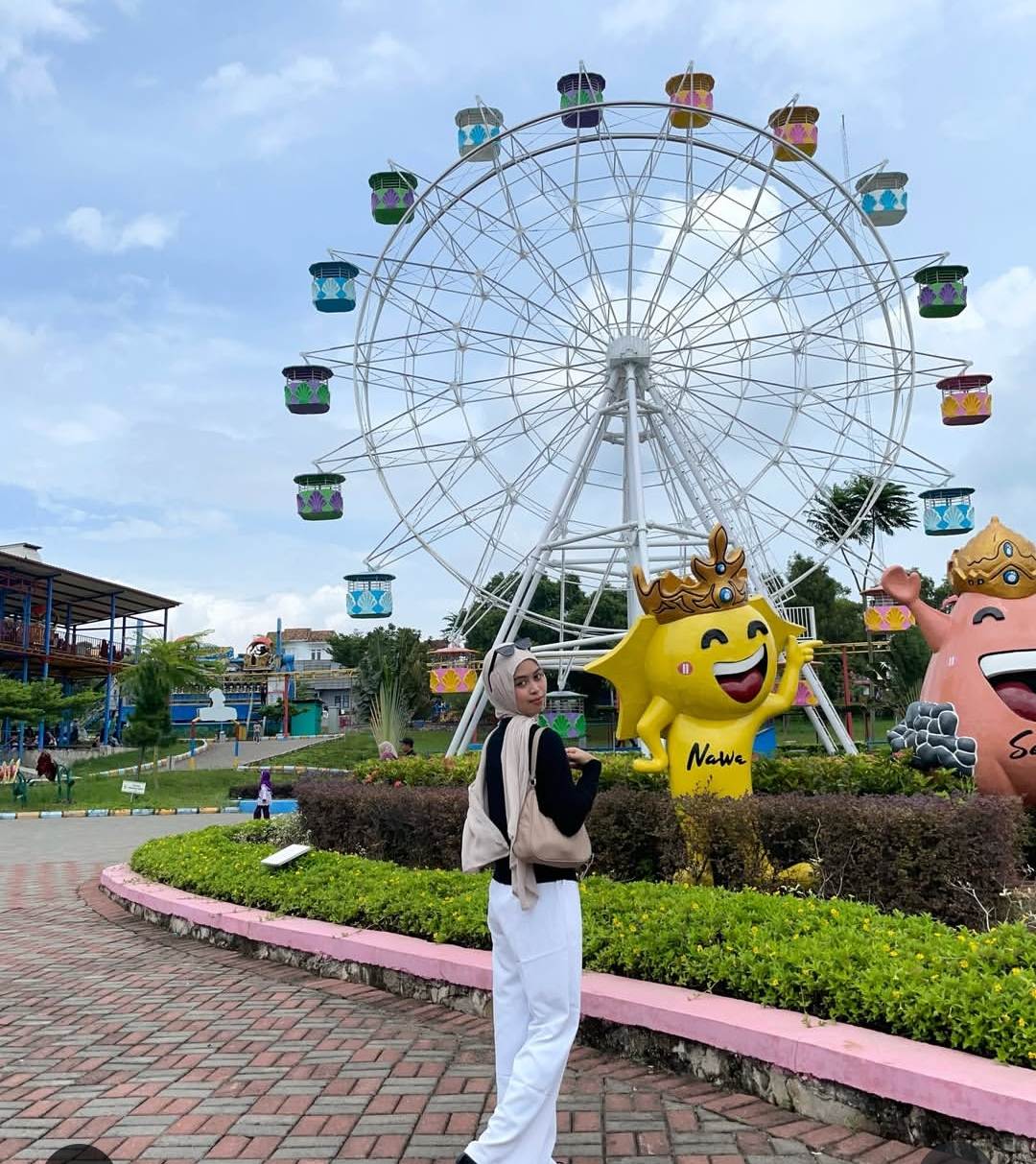 Krakatau Park Diserbu Pengunjung di Lebaran ke Dua