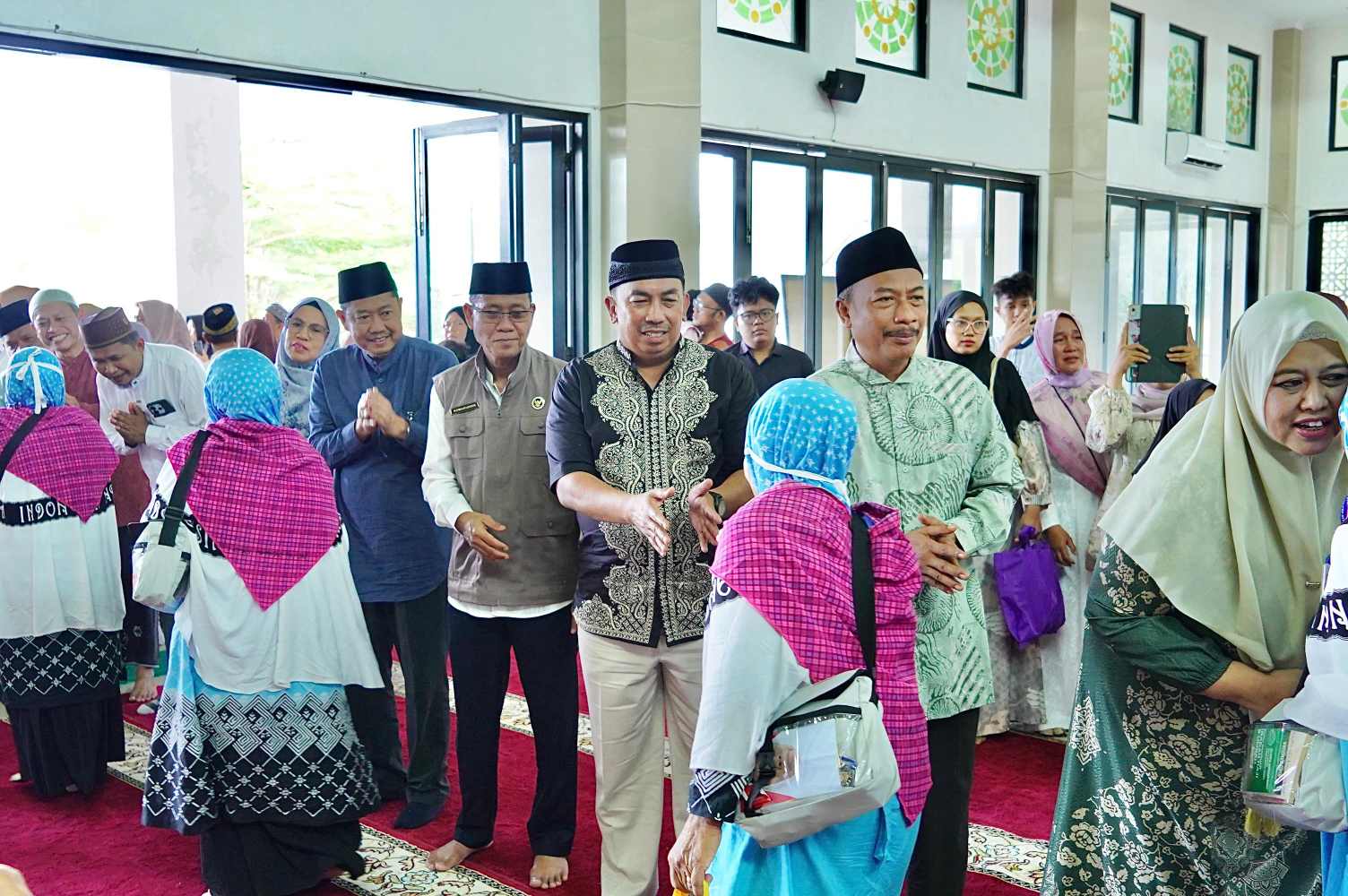 Wabup Pringsewu Lepas Jamaah Calon Haji Kloter 31 