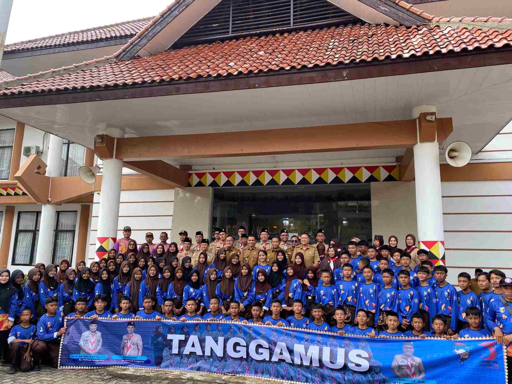 Wabup Agus Suranto Lepas Kontingen Jambore Daerah VII