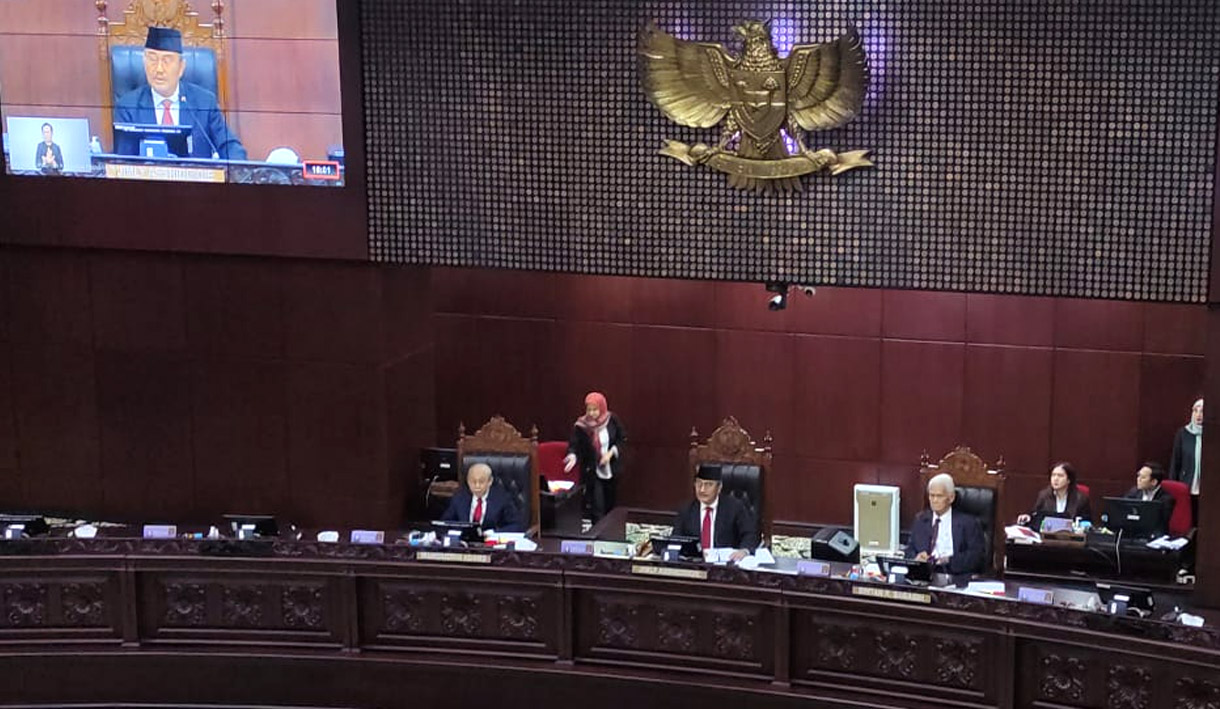 MKMK Berhentikan Ketua MK Anwar Usman 