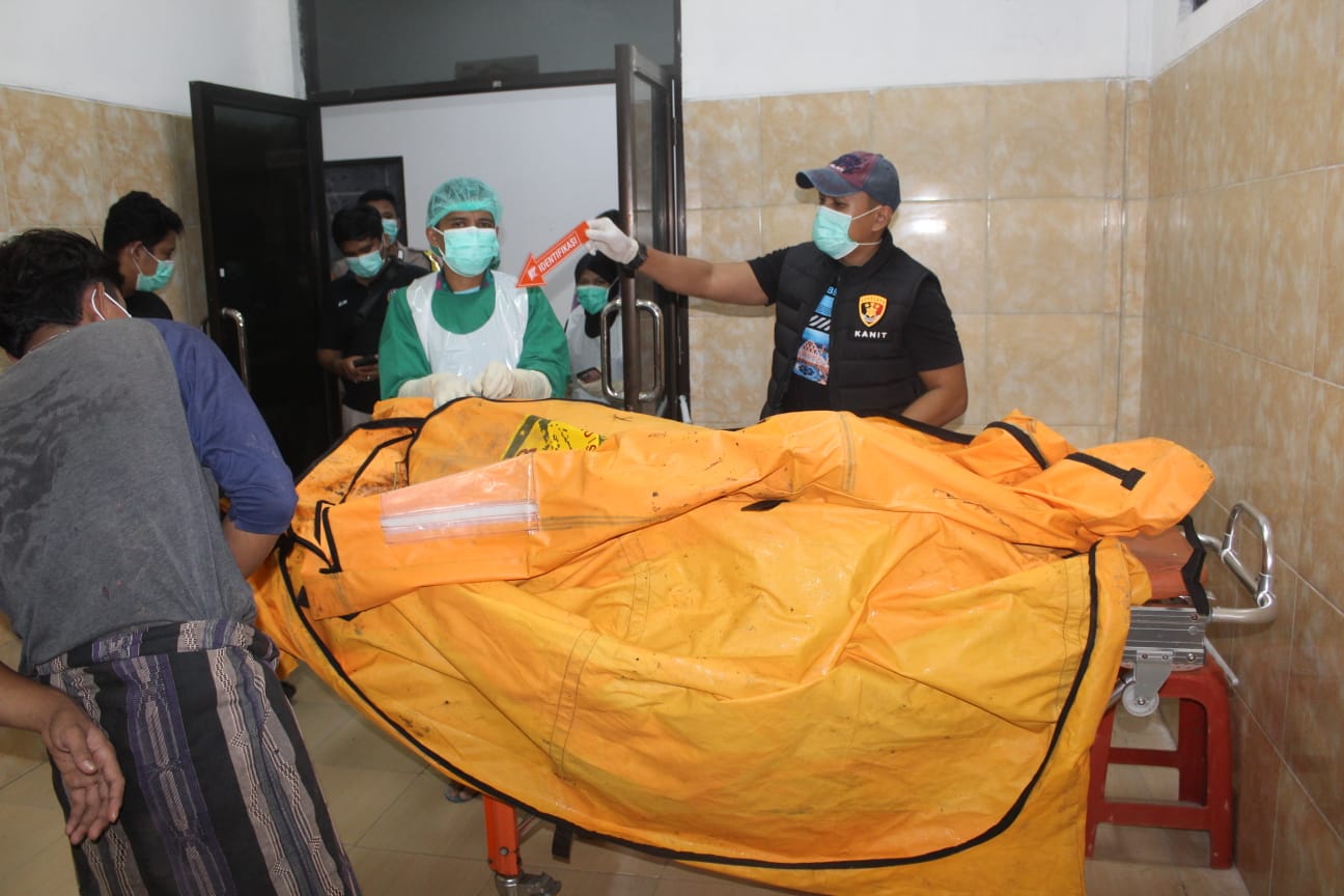 Sempat Dikira Boneka, Jasad di Pinggir Sungai Way Tebu Pringsewu Ternyata Aditya