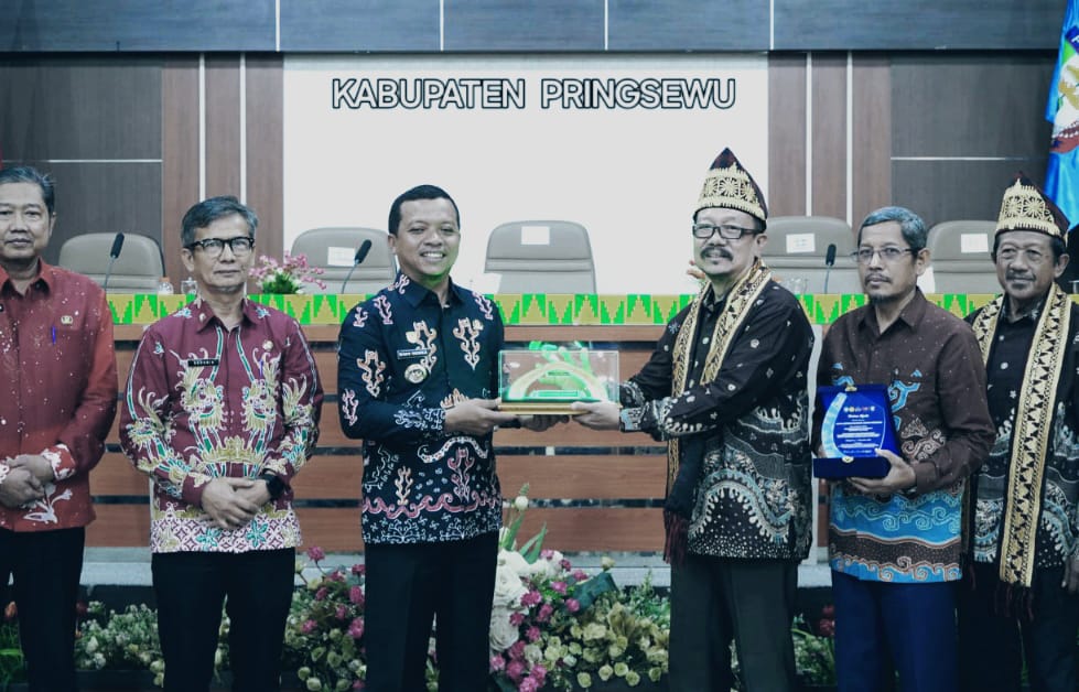 Pengabdian di Pringsewu, Tim Unair Bantu Pengembangan Ternak Kambing dan Domba