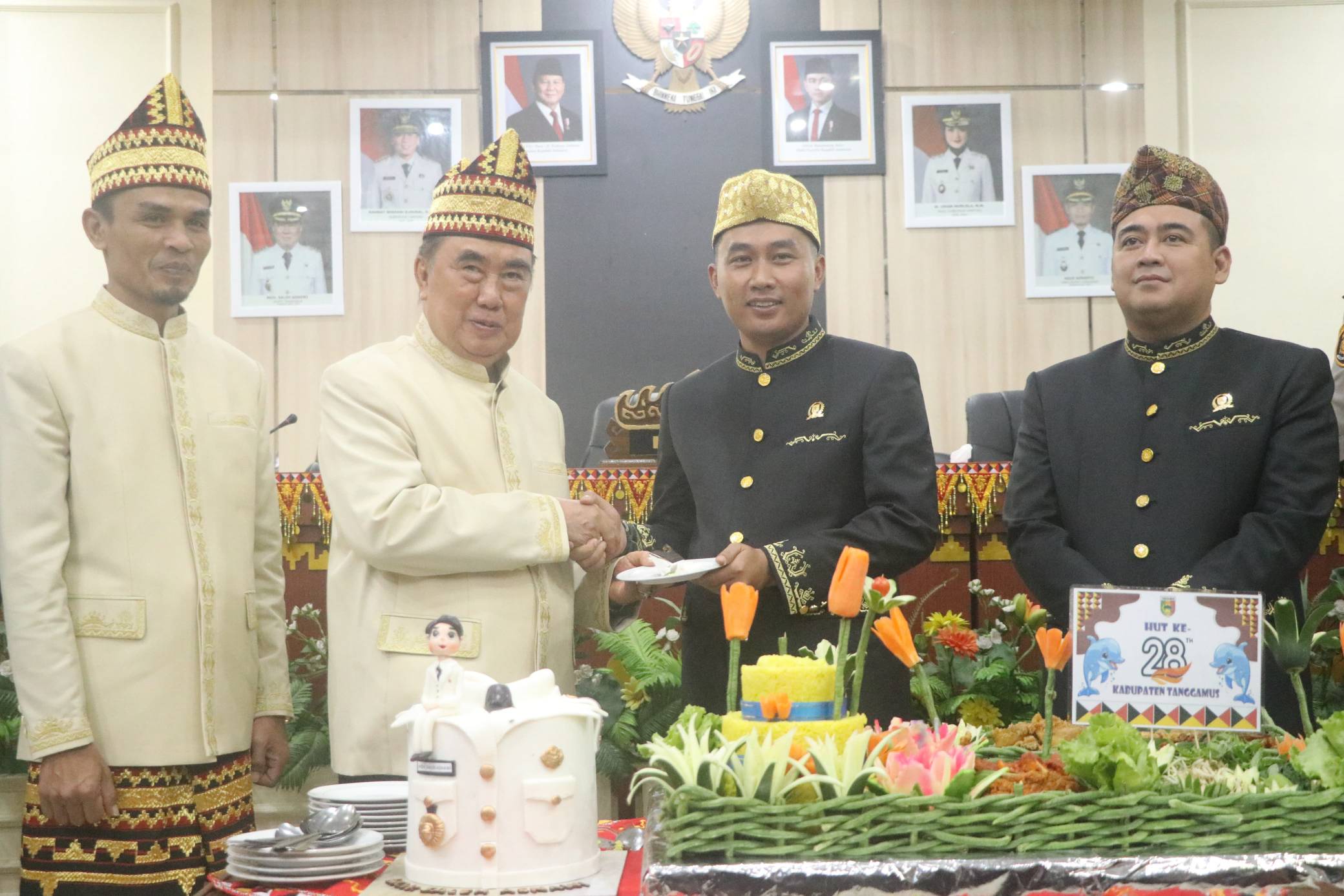 Bupati Moh.Saleh Asnawi Hadiri Rapat Paripurna Istimewa HUT Ke 28 Kabupaten Tanggamus