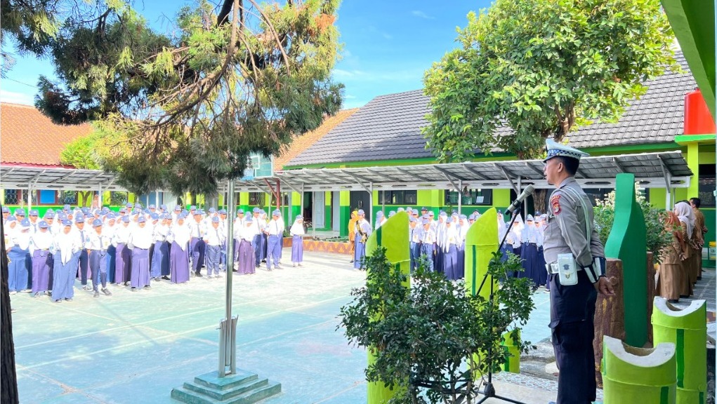 Satgas Operasi Zebra Ajak Pelajar Pringsewu Tertib di Jalan Raya