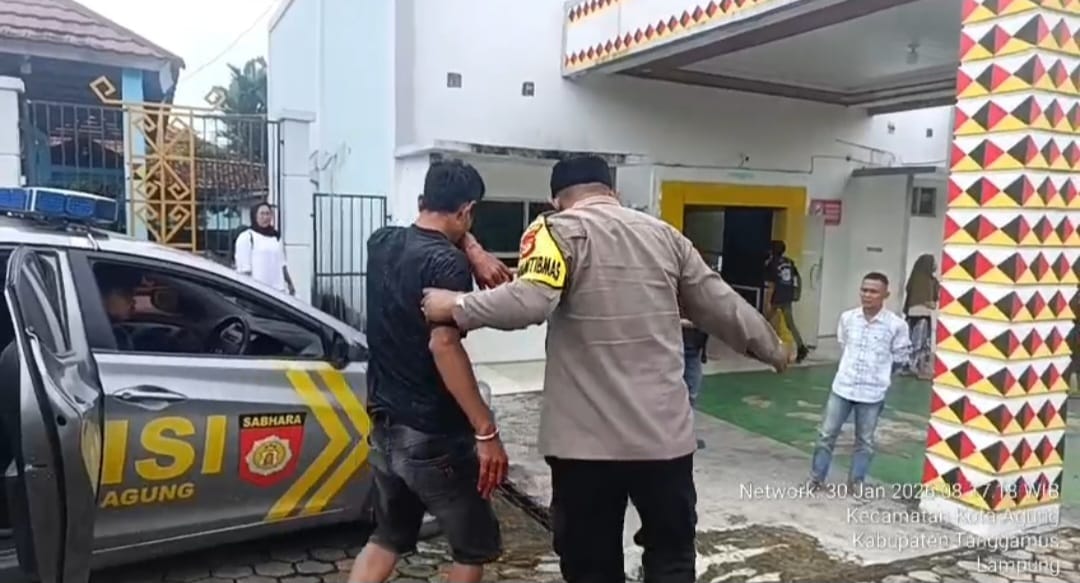 Terbakar Api Cemburu, Suami di Kota Agung Tega Bacok Istri Hingga Kritis 