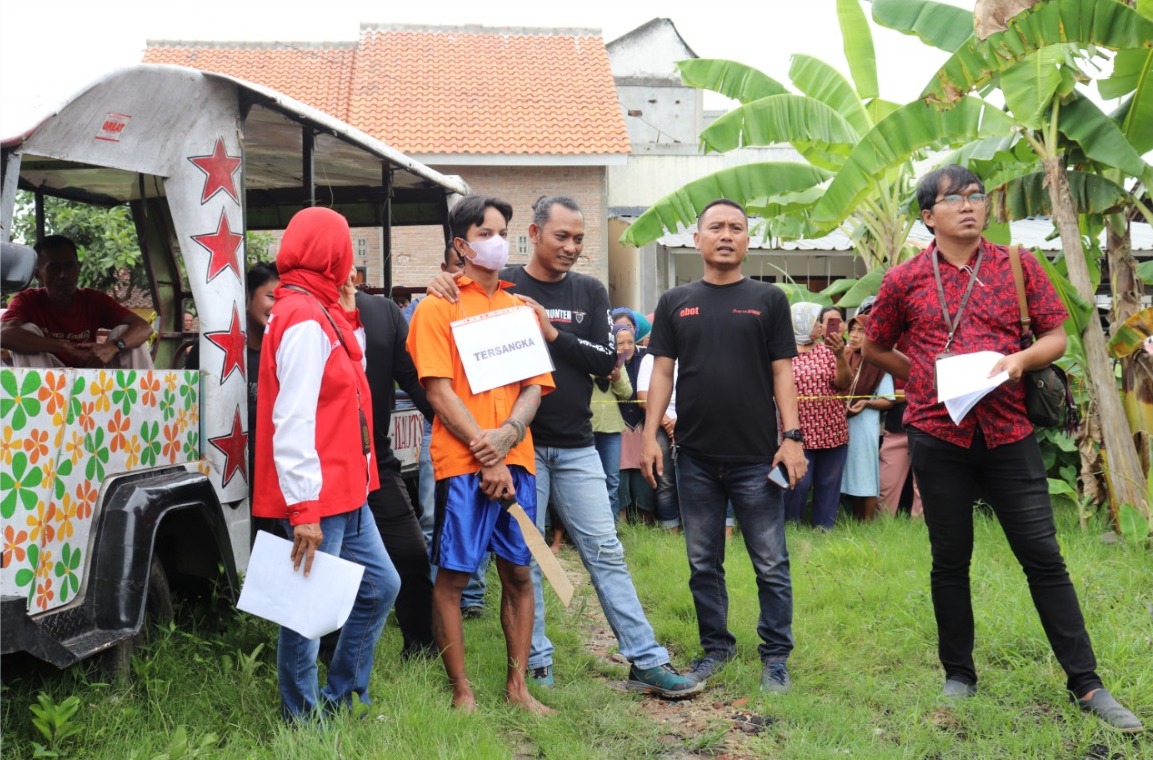 Rekontruksi Pembuhuhan Kakak Ipar di Pringsewu, Tersangka Peragakan 17 Adegan